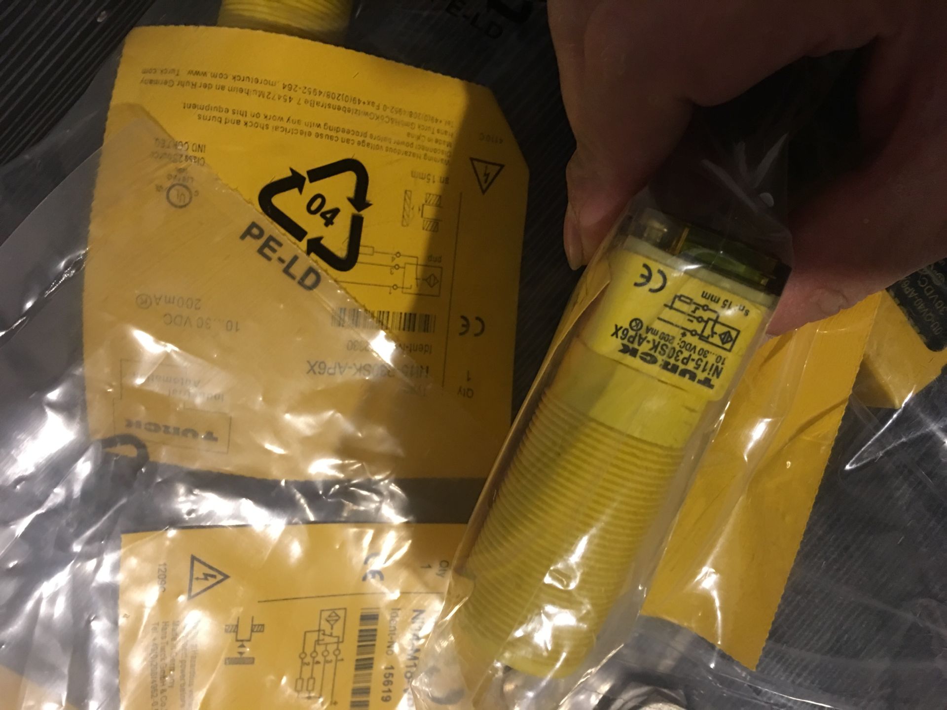BI15U-CP40-VP4X2-H1141ͼ˵ʽӽƷֻ