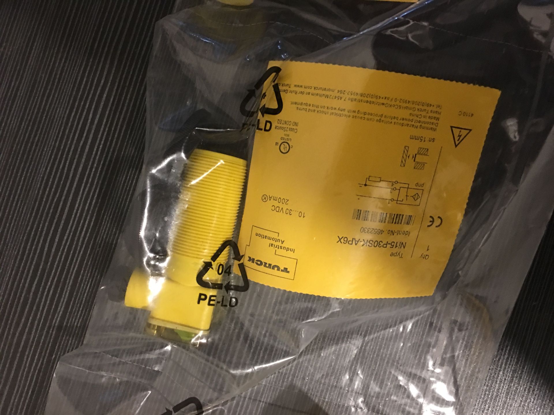 NI12U-S18-AN6X-H1141ͼ���˵��ʽ�ӽ�������Ʒ�ֻ�