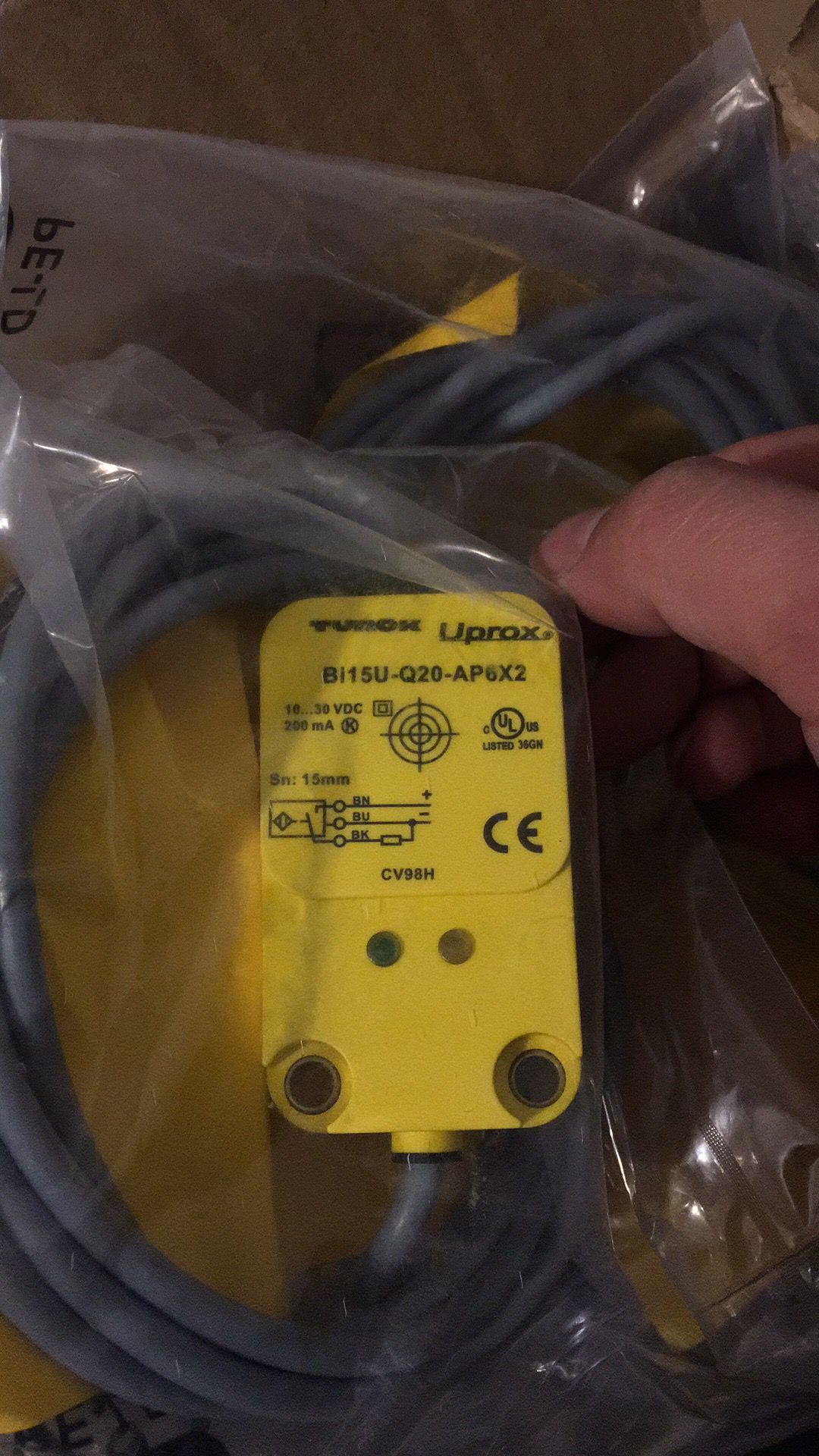 NI12U-S18-AN6X-H1141ͼ���˵��ʽ�ӽ�������Ʒ�ֻ�