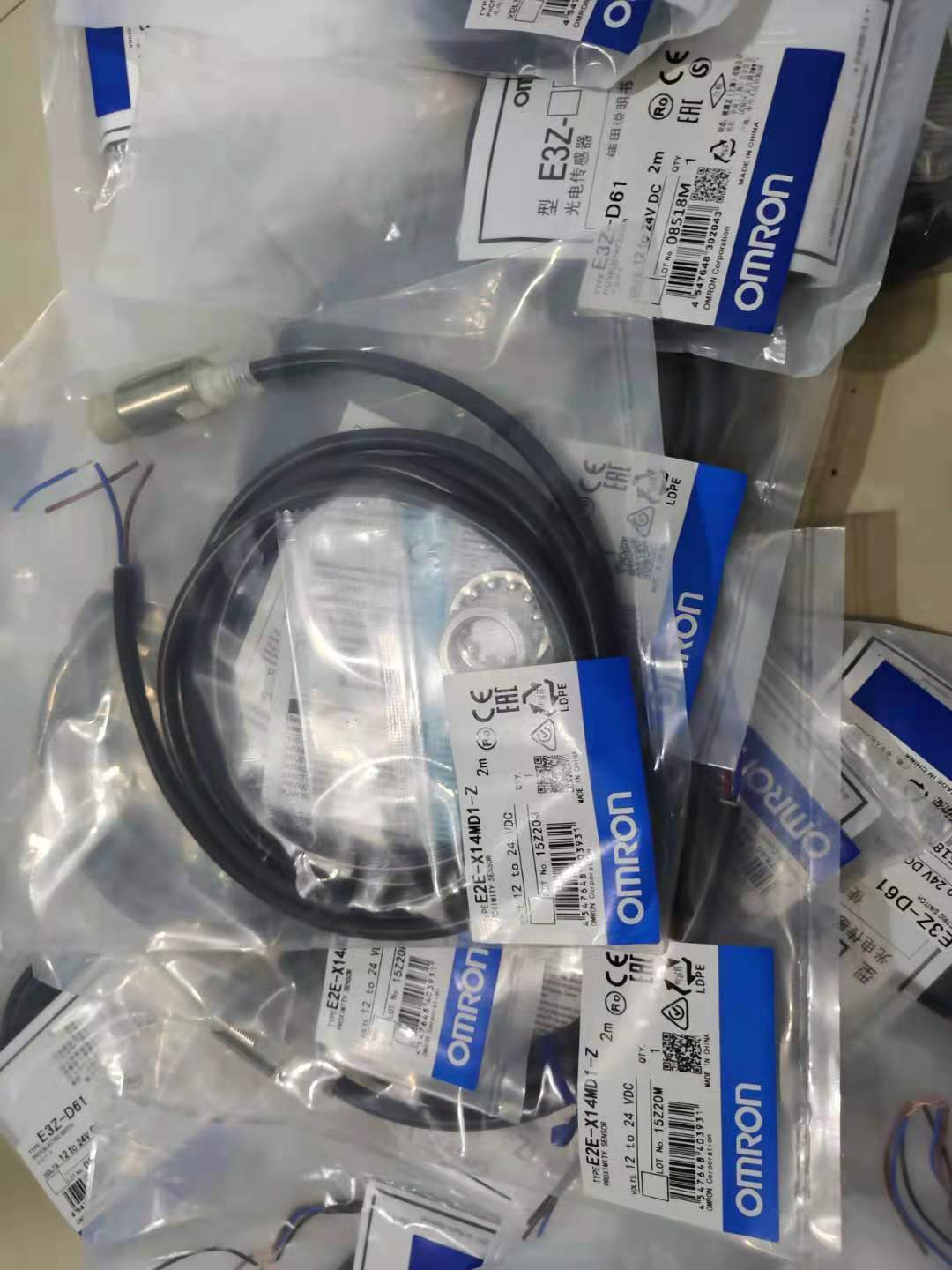 �ӽ����ش�����BES 516-325-BO-C-05 BES01C1Ʒ�ʱ�֤һ����Ʒ�����ֻ�������